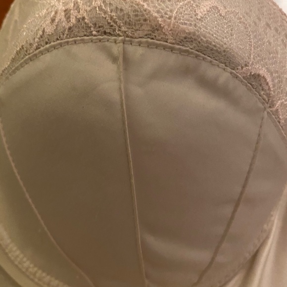 Luna - Picture 3 of 9